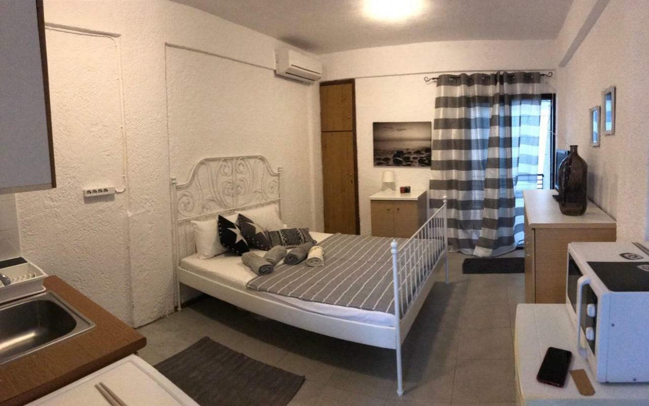 Meli'S Studio Apartment Пефкохори Екстериор снимка
