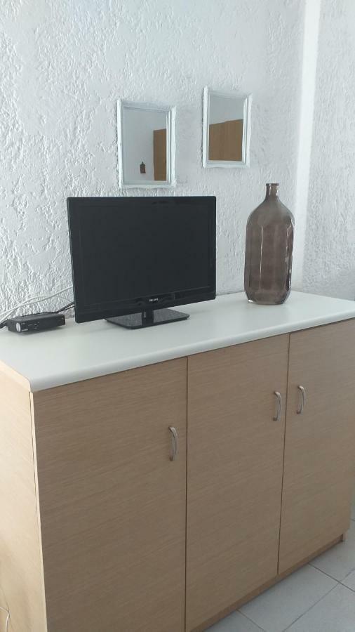 Meli'S Studio Apartment Пефкохори Екстериор снимка